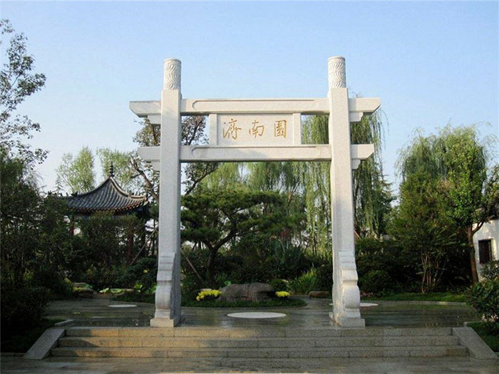 简易单门石牌坊